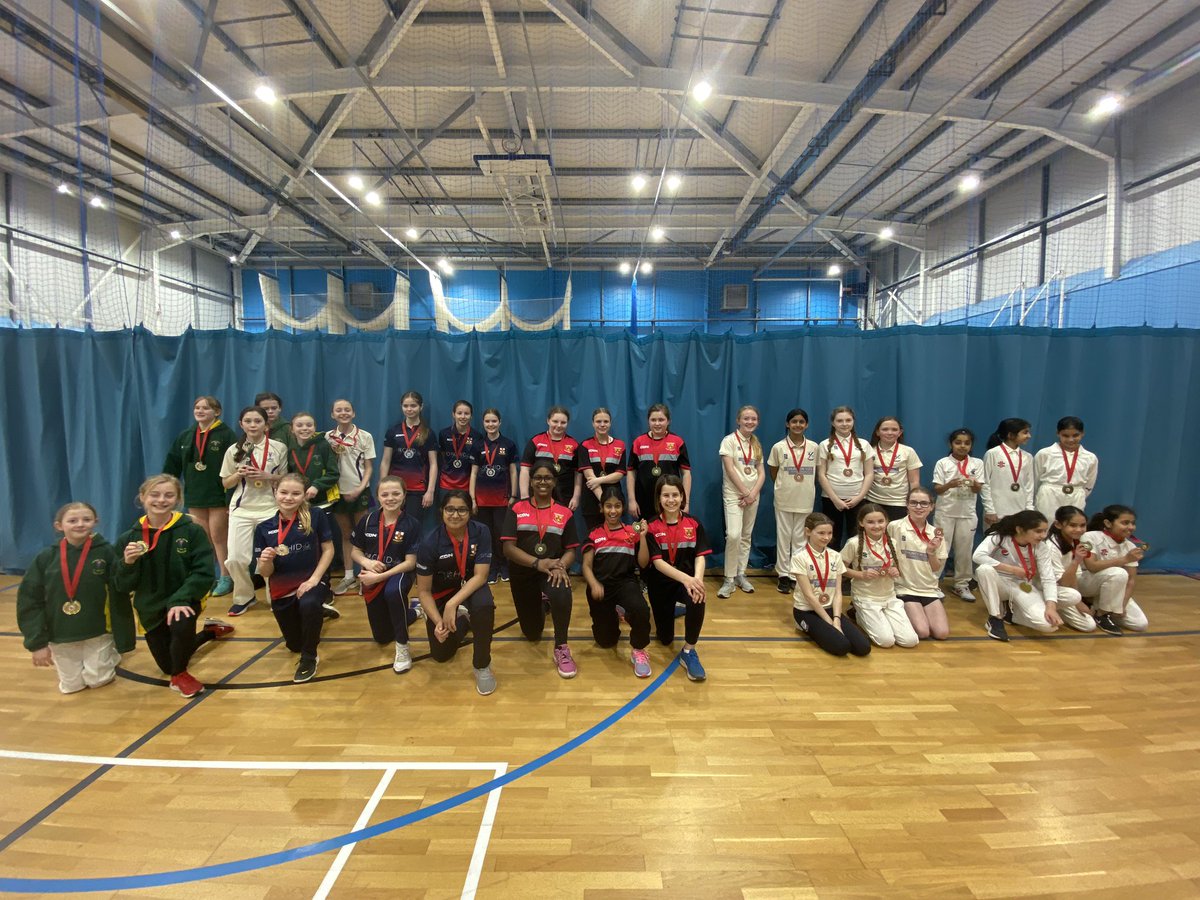 𝗨𝟭𝟮 𝗚𝗶𝗿𝗹𝘀 𝗜𝗻𝗱𝗼𝗼𝗿 𝗖𝗼𝘂𝗻𝘁𝘆 𝗙𝗶𝗻𝗮𝗹 🎉
Awesome end to the 1st year of this competition! 20 teams entered &amp; below are the top 5 🏆 

 𝙒𝙚𝙡𝙡 𝙙𝙤𝙣𝙚 𝙚𝙫𝙚𝙧𝙮𝙤𝙣𝙚👏

🥇 <a href="/SWCCcrocus/">Saffron Walden CC</a> 
🥈 <a href="/HuttonCCWomen/">Hutton CC Women</a> 
🥉 <a href="/UpminsterCC/">Upminster CC</a> 
4️⃣ <a href="/CEECCLadies/">Colchester Sun Bears Cricket</a> 
5️⃣ <a href="/BuckhurstHillCC/">Buckhurst Hill Cricket Club</a>