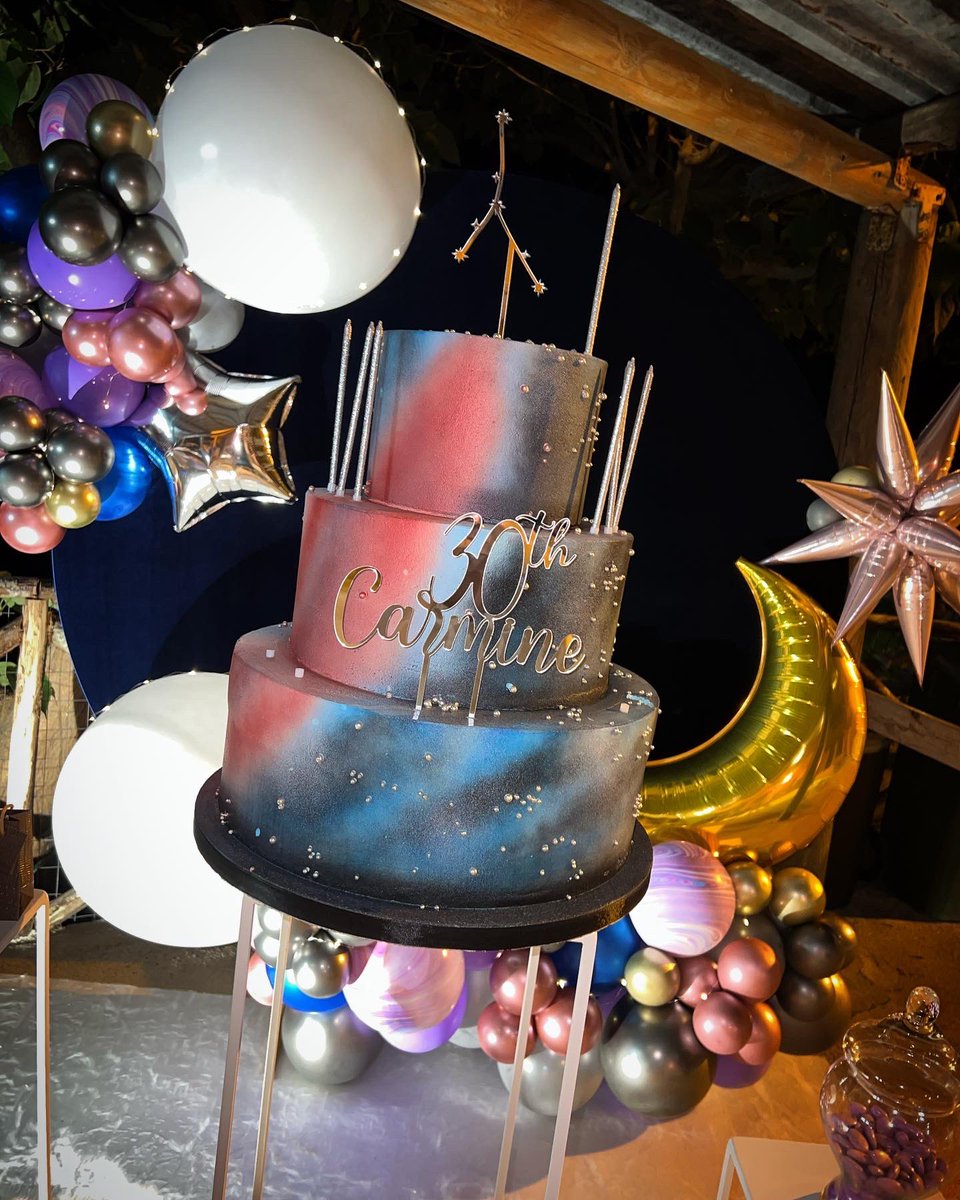 cefevents's tweet photo. “Ovunque vi troviate nel mondo non sentitevi mai persi. Guardate le stelle: esse vi riporteranno sempre a casa.”🪐✨🌙
😍30th CARMINE😍

#cefevents #weddingplanner #wedding #partyideas #partyinspiration #party #caketopper #balloonart #balloons #genderreveal #like4us #viral https://t.co/9fPhGNUFPc