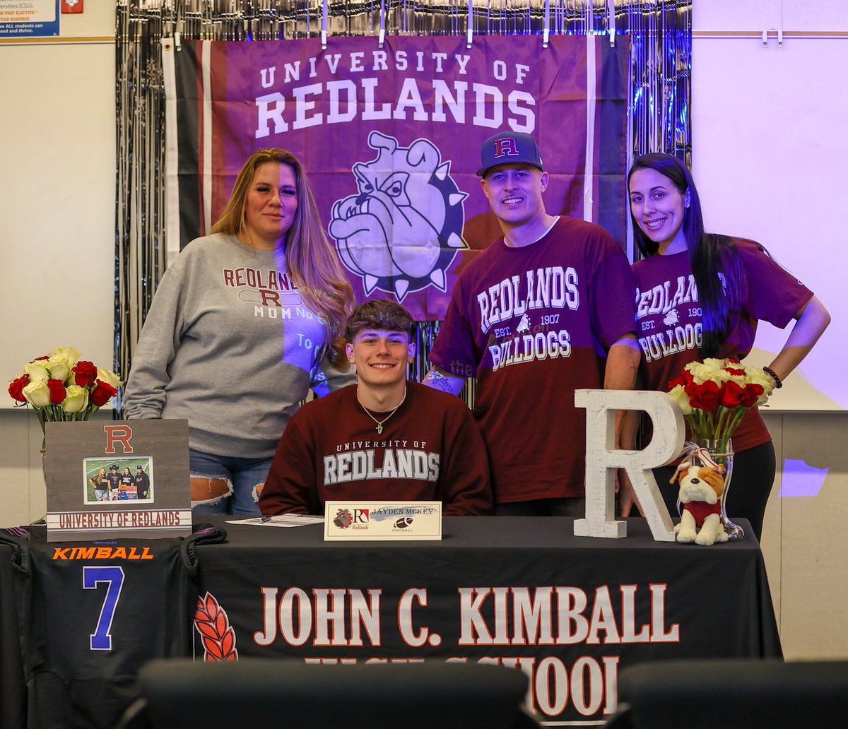 jayden_mckey's tweet photo. Officially official. 📍#RedlandsBound @UofR_Football @UofRedlands @UR_CoachGood @CoachMMMoore https://t.co/6DKBwYkesc