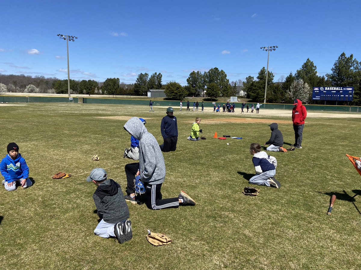 SSharksBaseball's tweet photo. Thanks to @southcountyllva for coming out and playing some ball with us and @SoCo_Baseball today! Everyone got some great reps in right before the start of their season! https://t.co/0so3cy8oqE
