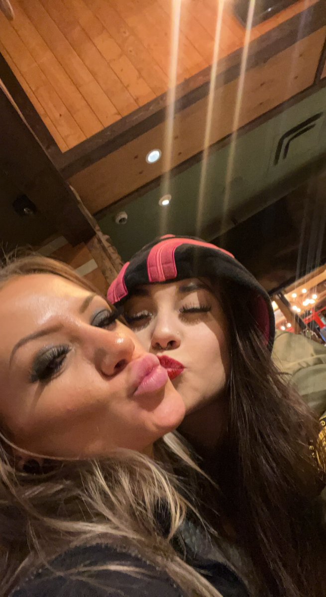 adalyxxy's tweet photo. 💞appreciation post💞 
thank you for being you. i never thought us bonding over weed and edm would turn into such a beautiful friendship. i love your dumbass so much and you’re forever the best friend i could ever ask the universe to put in my life🫶🏻✨ https://t.co/rpGwmnlIVR