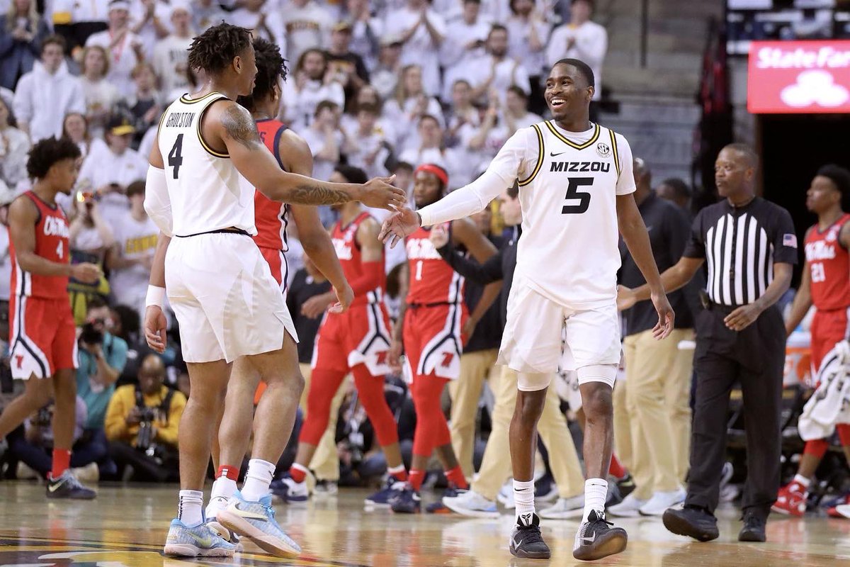 D'Moi Hodge tweet media