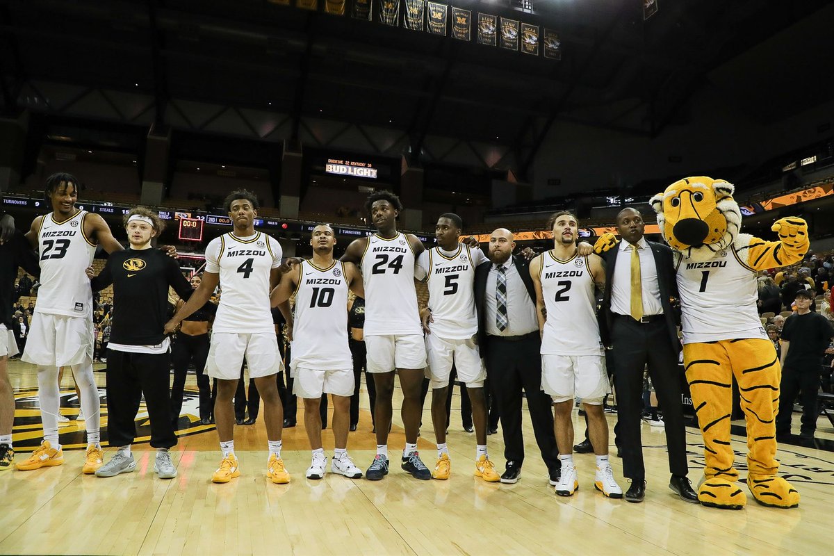 D'Moi Hodge tweet media