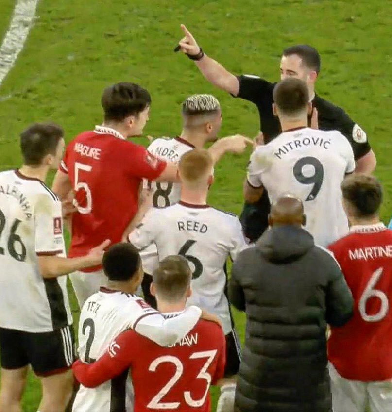 Shaw and Tete watching all the madness unfold in front of them 🤗