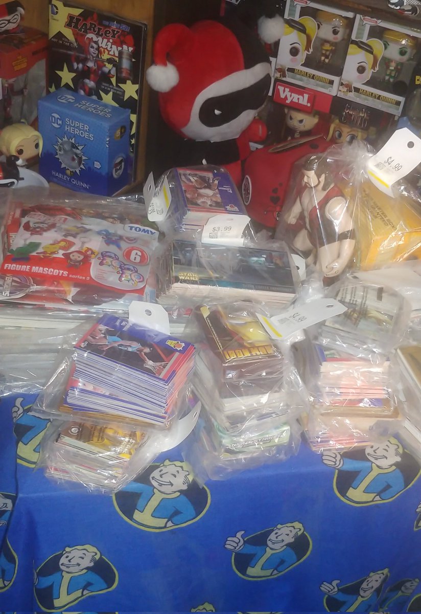 officialGBBTV's tweet image. I've collected a lot of random packs of trading cards during my recent thrift store adventures. Maybe I should make some unpacking videos to see what I've found 🤔

#tradingcards #junkwax #thrift #thriftshop #thrifthaul #bargainbingeek