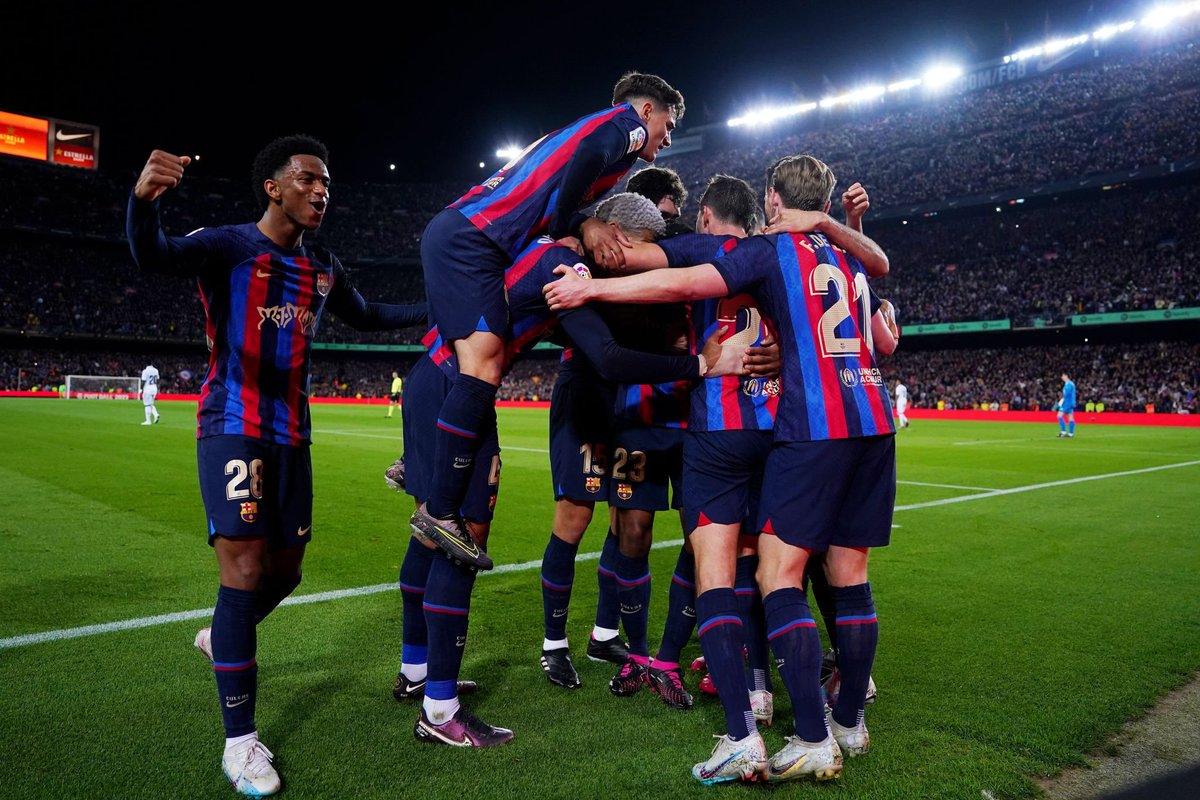 Forca_Fcb's tweet photo. نهاية المُباراة: برشلونة 2-1 ريال مدريد #Elclasico 🔵🔴 https://t.co/m4LJTWOoPY
