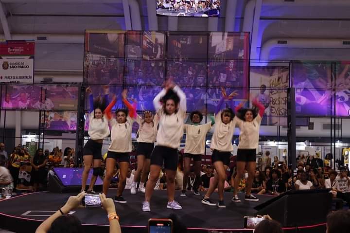ExpoFavela's tweet photo. 💃🏾 As minas do PsycoCrew mandando muito na dança na Expo Favela! 

🚀 Hoje é o último dia da maior feira de empreendedorismo, que une favela e asfalto no #WTC! 

🎟️ Venda de ingressos on-line e no local! 

📸: Kevin Nascimento @/fotosdokevin.png
 #expofavelasp #expofavela2023 https://t.co/HT5eSbj1Id
