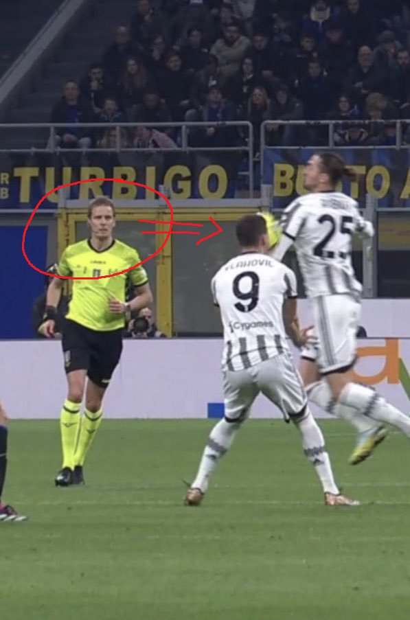 fran2hin0's tweet image. Chiffi sei il nuovo Orsato!
#InterJuve #InterJuventus #IntJuv #SerieA #Inter #Juve #Juventus