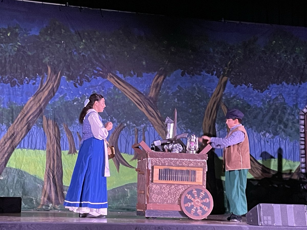 jtbloom's tweet photo. The final performance of Beauty &amp; the Beast Jr. @officialfsufsd was incredible. Congrats to the cast and crew. Thank you to our staff and Plaza Productions for making this show a success. #WeAreFranklinSquare https://t.co/reNYaz8Eur