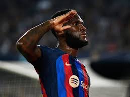 Somhiseremfcb's tweet photo. KESSIE PADREANDO AL MADRID EN EL DÍA DEL PADRE https://t.co/QuSFVcSxJk