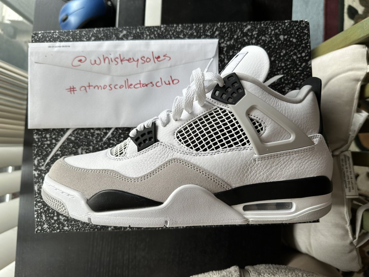 whiskeysoles's tweet photo. @atmos_usa Bingo! First row. Men’s size 10.5 
#atmosweb #atmoscollectorsclub https://t.co/PWjF7H6ooC