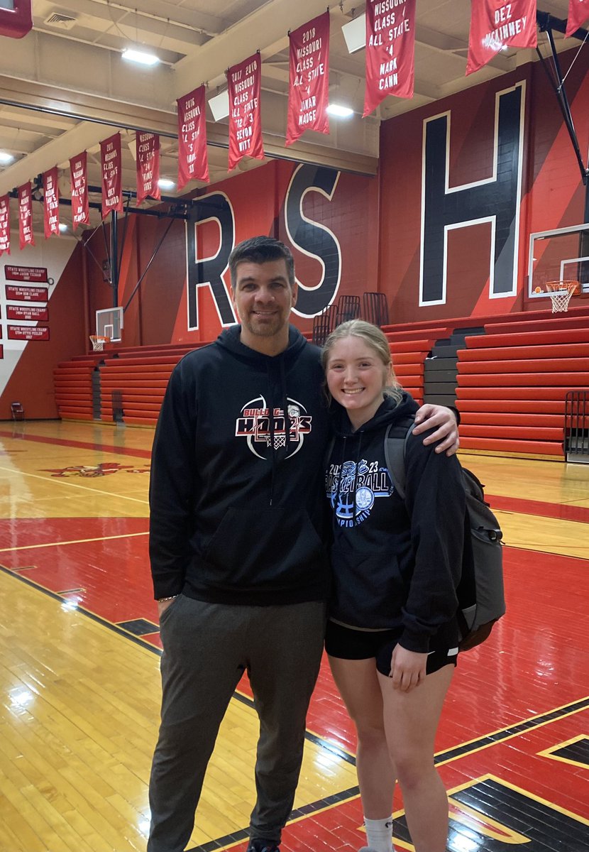 WhetstineEmmyjo's tweet photo. grateful for the opportunity to get better today! thank you @Coach_Nic_ @mvc_wbb @USM_WBB @UMDearbornWBB https://t.co/3Goh3RcQKc