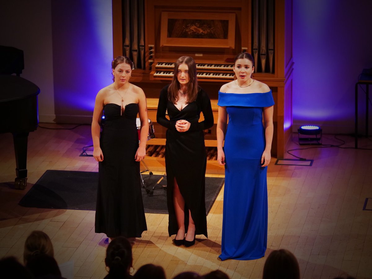 ShrewsburyMusic's tweet image. A tremendous Evening of Song tonight showcasing a programme from the Great American Songbook, wow! @ShrewsburySch