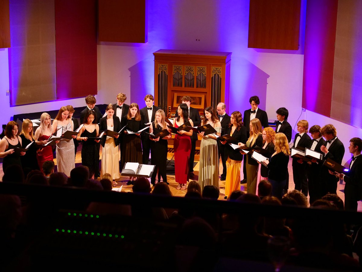 ShrewsburyMusic's tweet image. A tremendous Evening of Song tonight showcasing a programme from the Great American Songbook, wow! @ShrewsburySch