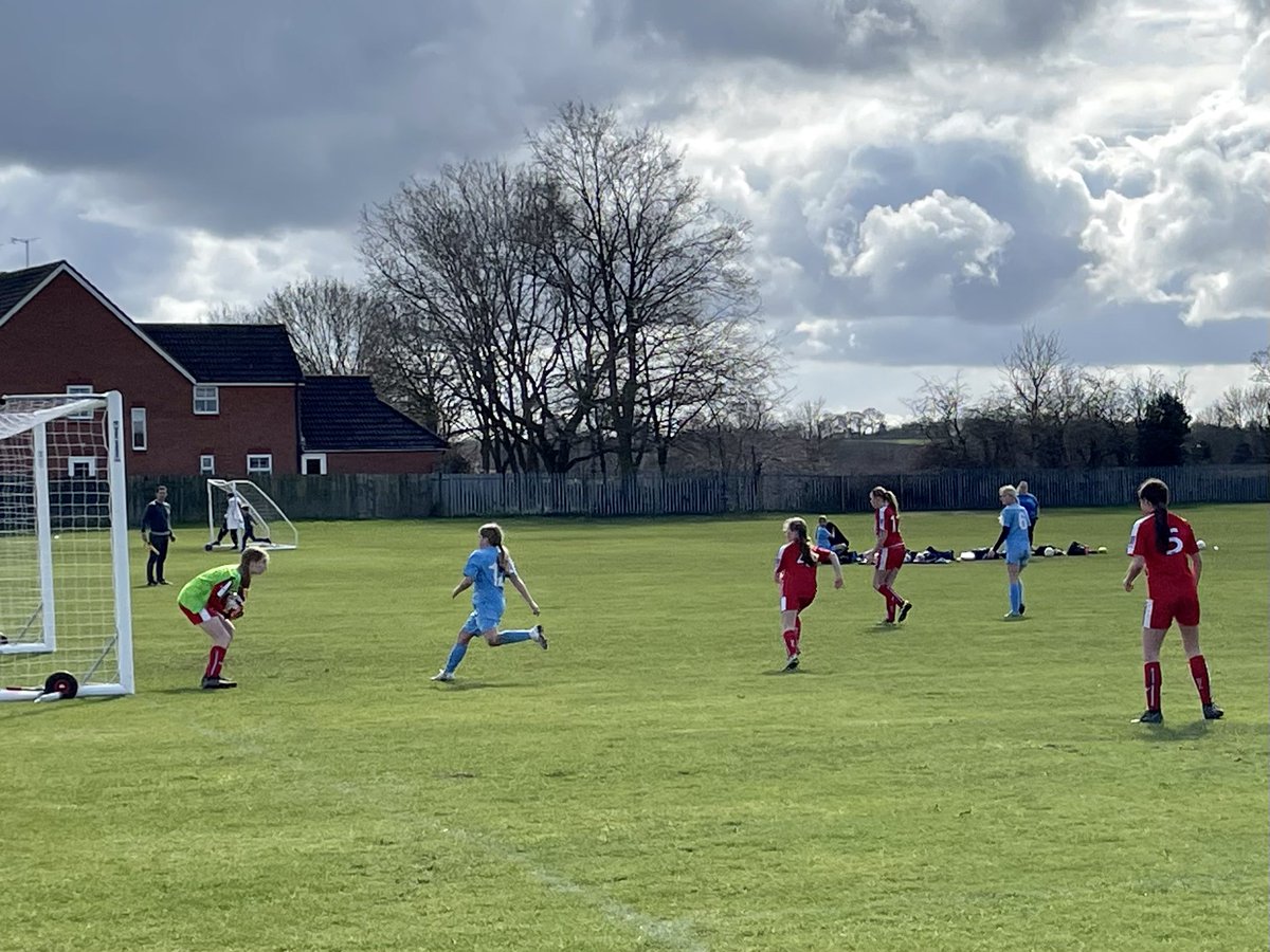 CobrasGirlsFC's tweet photo. Our game took the @CobrasGirlsFC to Coventry City to play their blue team. We saw some great football, the Cobra girls kept battling right to the end, but couldn’t quite manage a late equaliser. Big shout out to Elinor &amp; Maya for stepping up to play keeper.
FT  1-2 https://t.co/YsMlXaLL5v