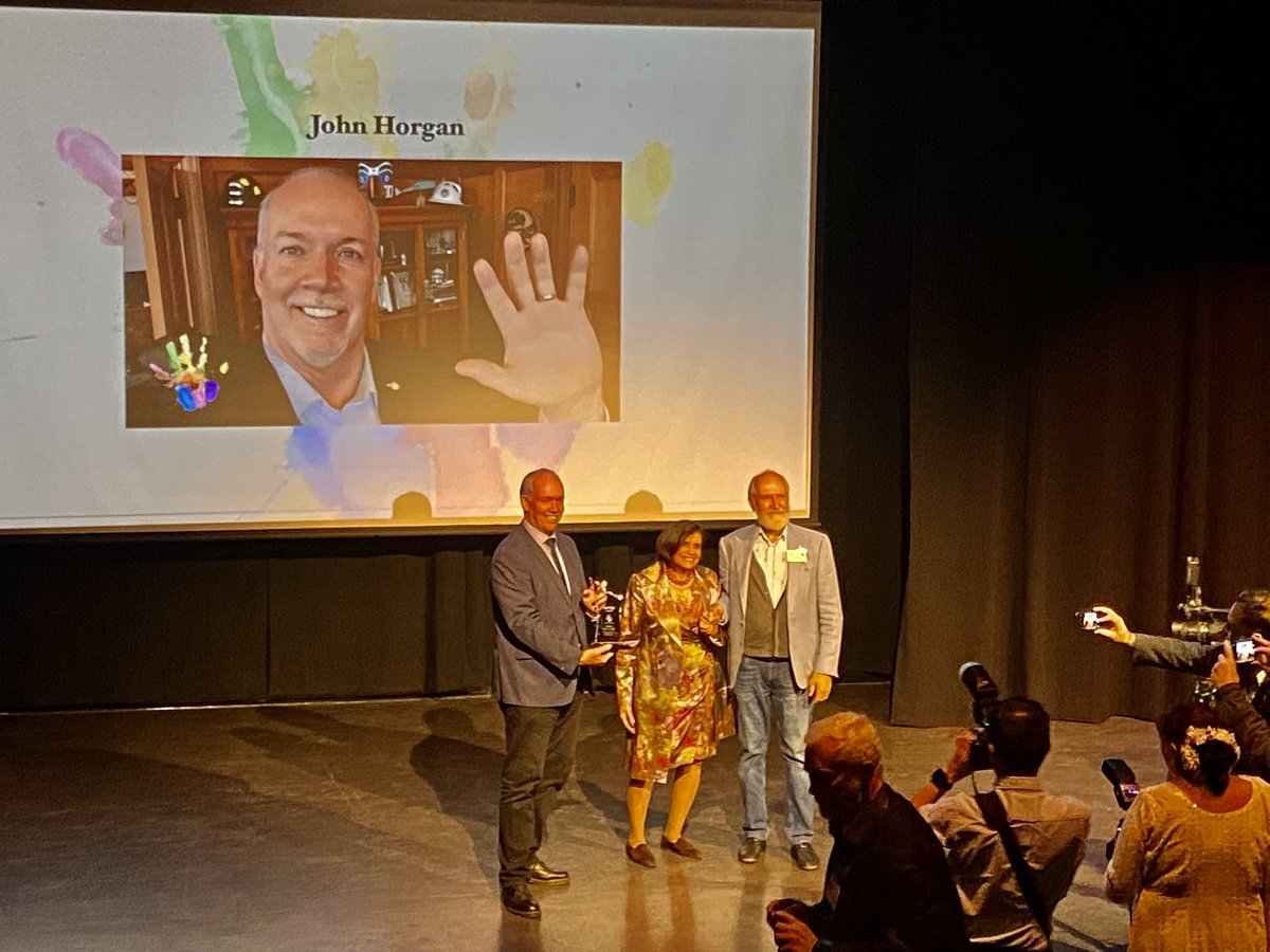 RECOGNITION TO JOHN HORGAN
2023 Hands of Racism Award presentation to former BC Premier John Horgan for being a beacon of inclusion and anti-racism leadership. Hosted by Shushma Datt and her team at Spice Radio today <a href="/SpiceRadioVan/">Spice Radio 1200AM</a> <a href="/SBofT/">swrbot</a> <a href="/jjhorgan/">John Horgan</a> <a href="/brendalockebc/">Brenda Locke</a> <a href="/RJ_Shushma/">Shushma</a>