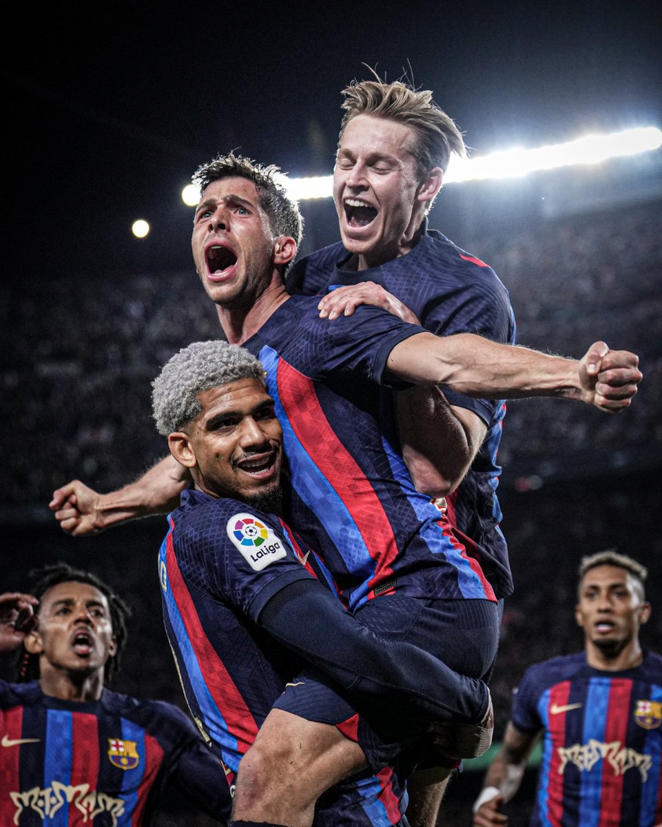 JaqueMarquez7's tweet photo. Sin Pedri y sin Dembélé, pero con un equipo mejor armado que nunca. Hay que seguir trabajando, analizando, corrigiendo fallos y CONFIANDO en este equipo.

➕1️⃣2️⃣ 💙❤️ https://t.co/7XHeIDjxOI