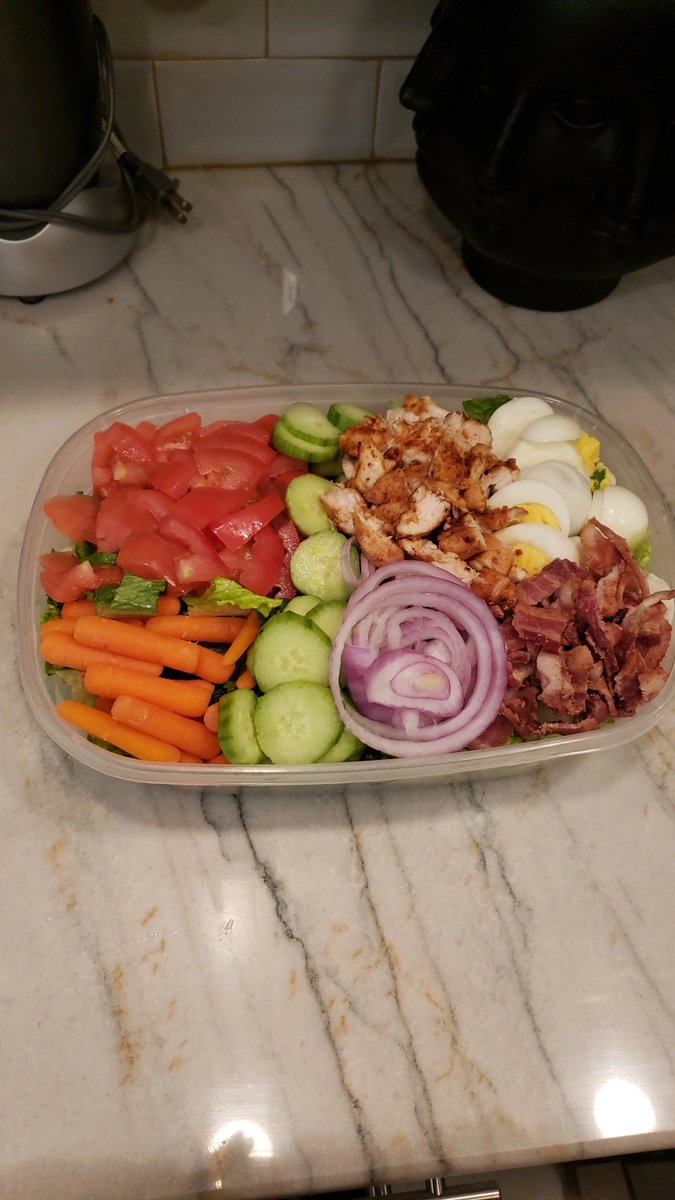 Chicken Cobb Salad cause this weight aint gonna lose itself before summer. #cobbsalad #summertimefine #fitnessmotivation #blackgirlmagic #foodiesoftiktok #ketodiet #ketorecipes #blackgirlfitness