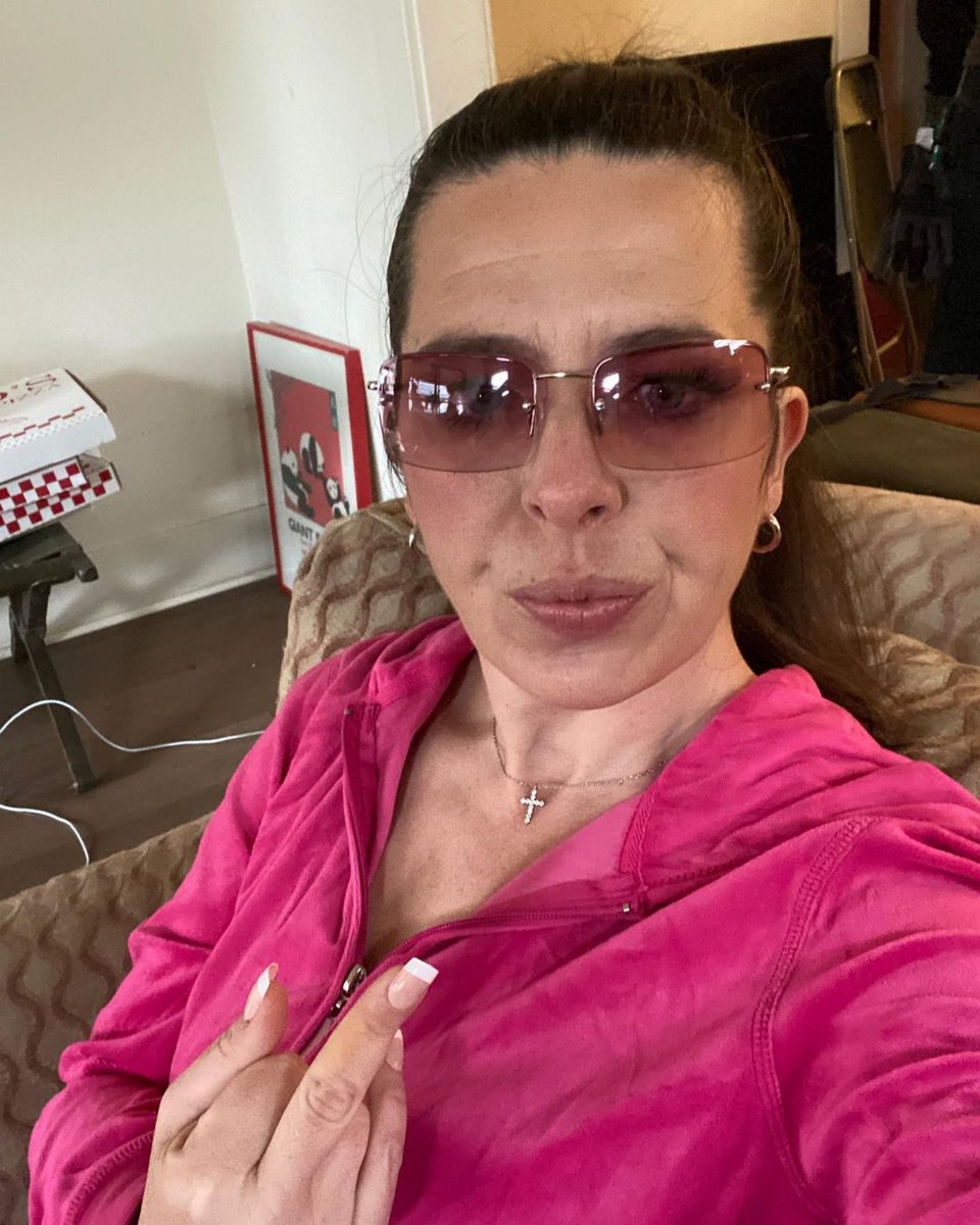 slashersxo's tweet photo. #MarthaMeeks Servin’ us Regina George’s Mother Vibes 💞
#SCR3AM #5CREAM #SCREAM
#SCREAM3 #SCREAM5 #SCREAM7 https://t.co/tWGVRHewbh