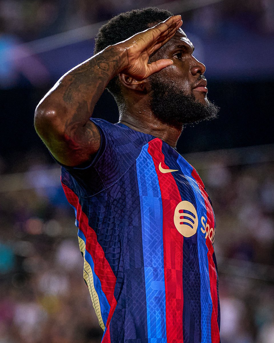 AlexandraJonson's tweet photo. KESSIE winning El Clásico and possibly LaLiga for Barcelona on the day Spain celebrate father’s day, celebrating as he always does, with a tribute to his late father who died when he was 11 https://t.co/lNg6Adv2mE