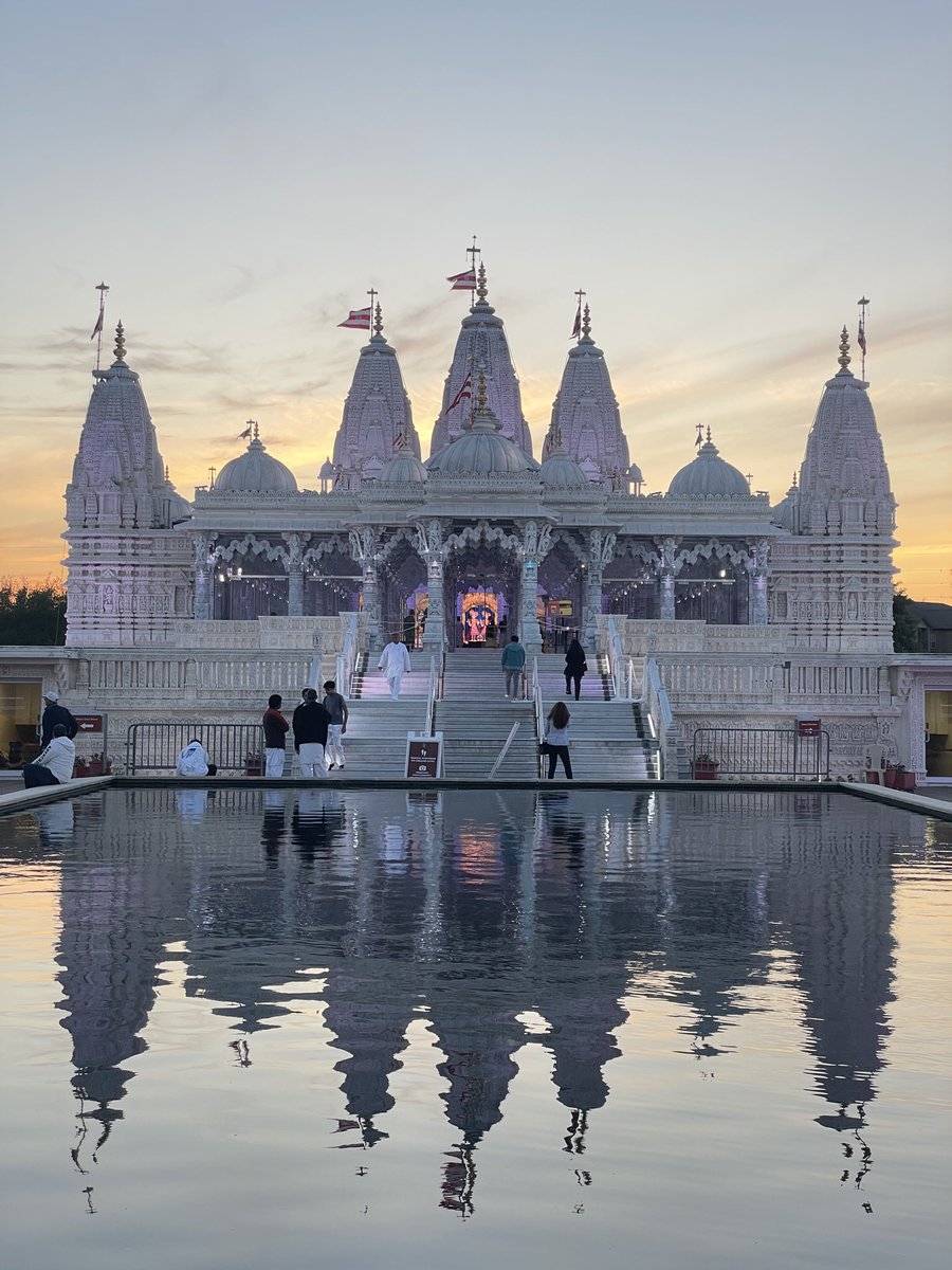 sunday eve ends with this Beautiful view😍 at Baps Swaminarayan Mandir, Houston🙏🙌
