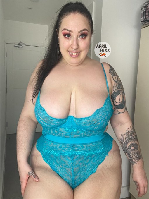Can you see my nipples?? https://t.co/KpaDOTbwTY