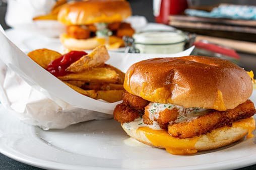 TheBigBangBosh's tweet photo. Fancy a fish burger today with our famous tartar sauce !! Dive in to our new arrival. #lovefishburgers #fishburgers https://t.co/rOJ3j5yAaQ