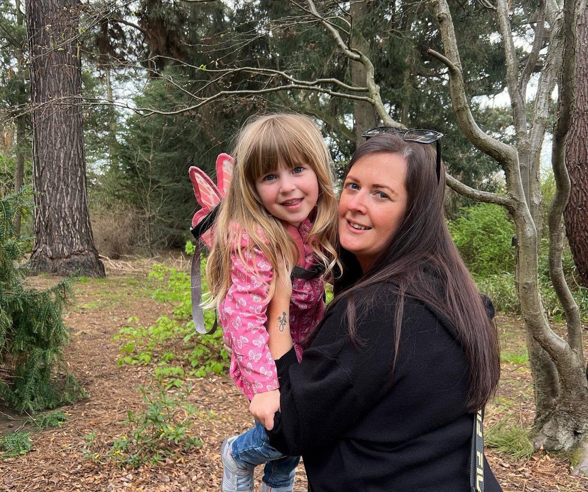 LauraMc1987's tweet photo. Being your Mum is my most favourite thing in the whole world 💗👩‍👧‍👧👭🏼 https://t.co/ayhSoEQmqm