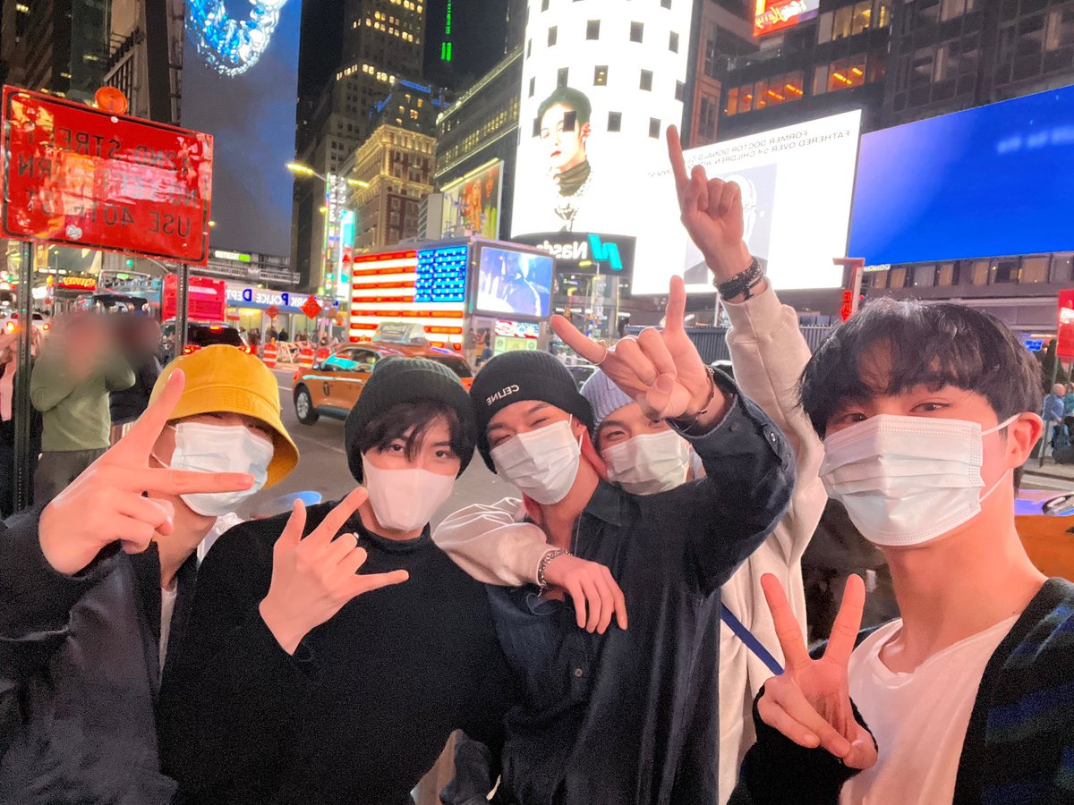 yerinfix's tweet photo. cix pics where they aren't idols, they're just a friend group that loves taking pictures 

ㅡ a thread <3 https://t.co/q8kkbYFCUe
