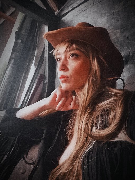 Dressed up as a cowgirl today. These are some of my behind-the-scenes selfies. https://t.co/vlXQZQmo<a href="/tag/maythe4thbewithyou"class="tags"><span>#maythe4thbewithyou</span></a>