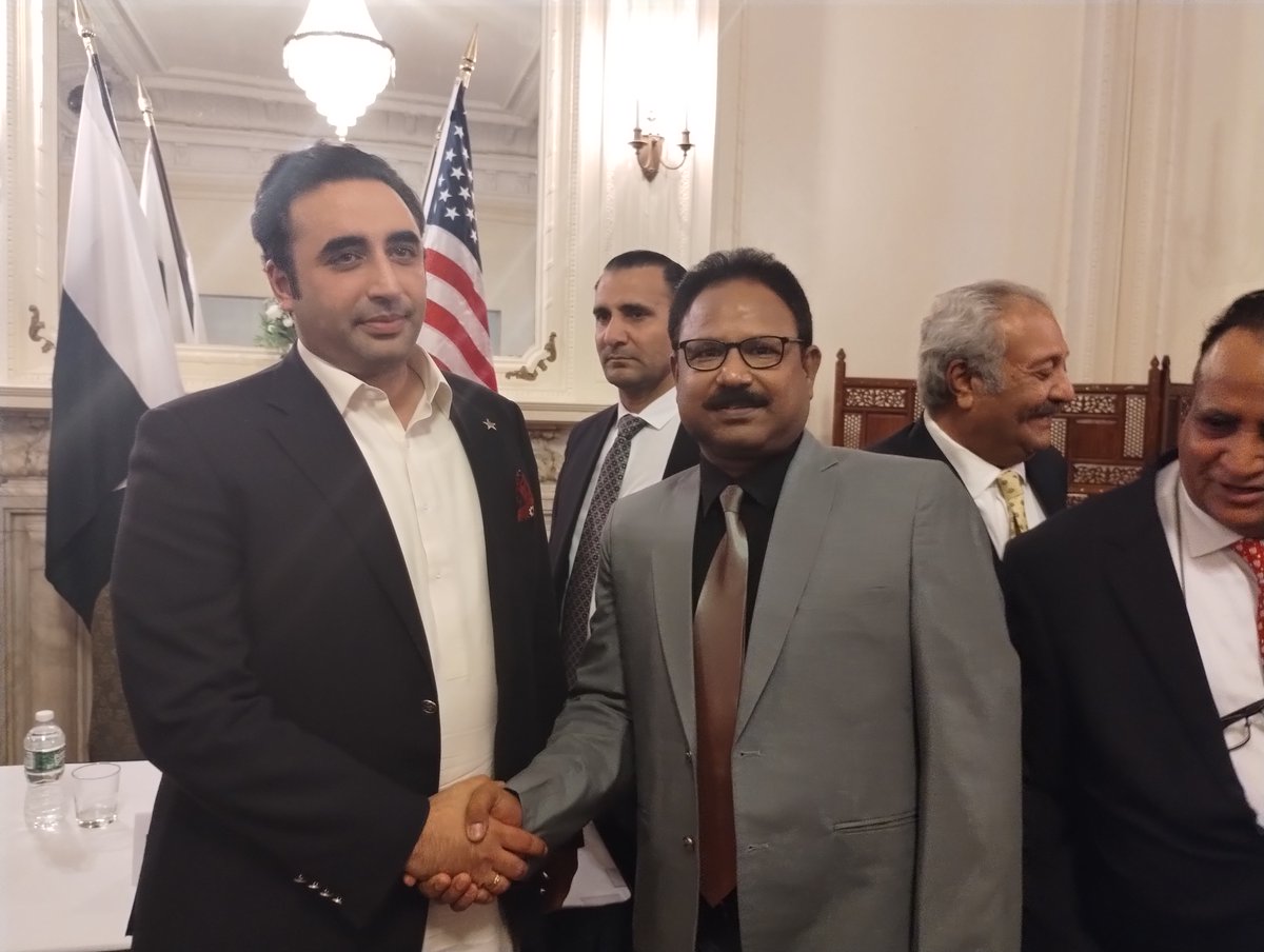 PPPUSA_Org's tweet photo. Congratulations #HashmatBarkat notified as President #MinoritiesWing for #PPPUSA & welcome to #PPPUSA family #Overseas #Pakistan #MinoritiesWing #USA #PPPUSA #ReligiousMinorities
@BBhuttoZardari @BakhtawarBZ @AseefaBZ @SurendarValasai @MediaCellPPP @PPPDigitalUSA https://t.co/lOWoB4yJh1