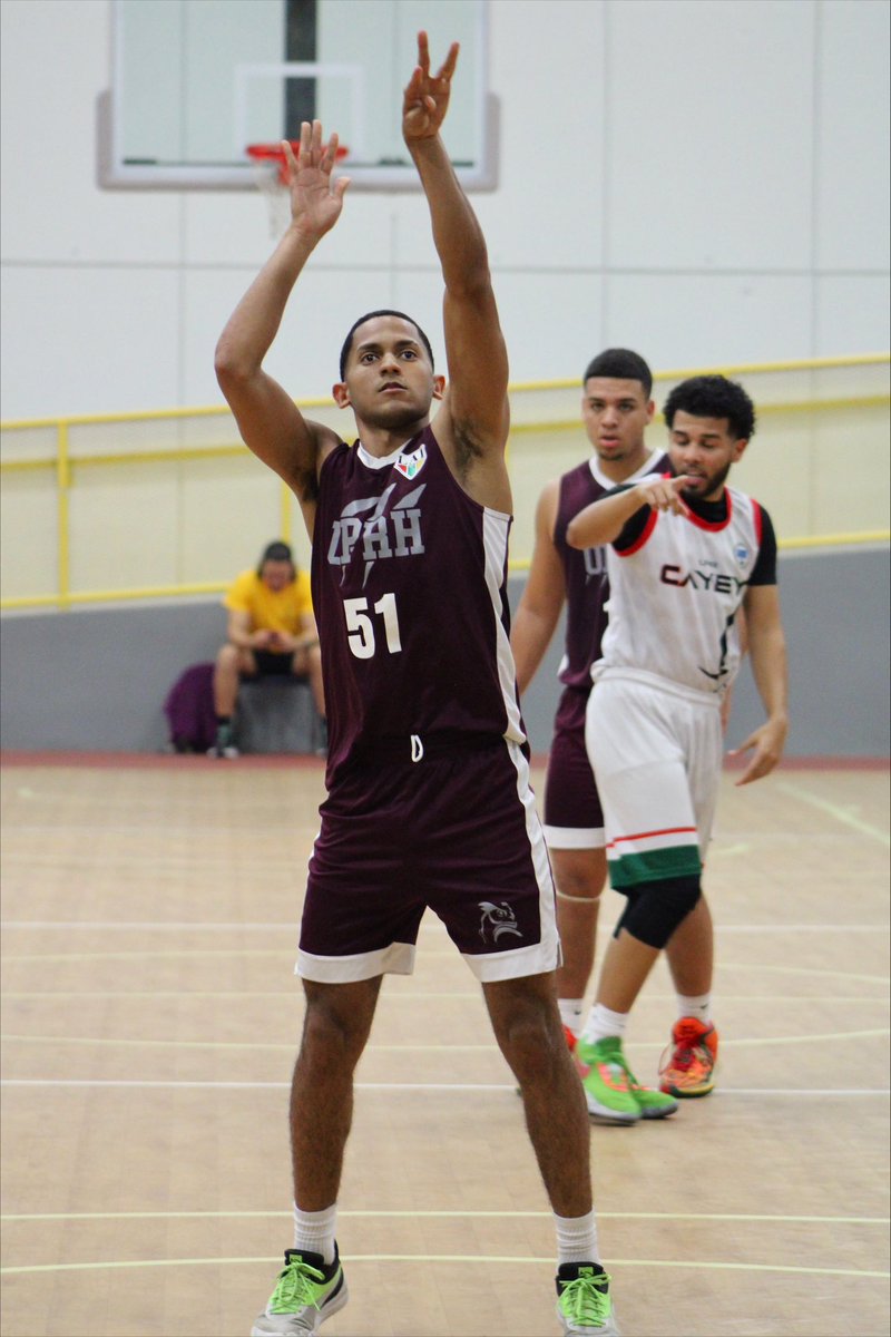 DeportesUprh's tweet photo. 📸 Disfruten de las imágenes capturadas de la victoria de los #BúhosBasket 69-65 contra #UPRCa.
#𝗨𝗣𝗥𝗛 próximo partido en el nido el jueves, 23 de marzo contra #USC. ¡Te esperamos🦉!
#YoSoyBúho #LAIBaloncesto
(Fotos: Naisha Rivera) https://t.co/wXXi7v1C0K