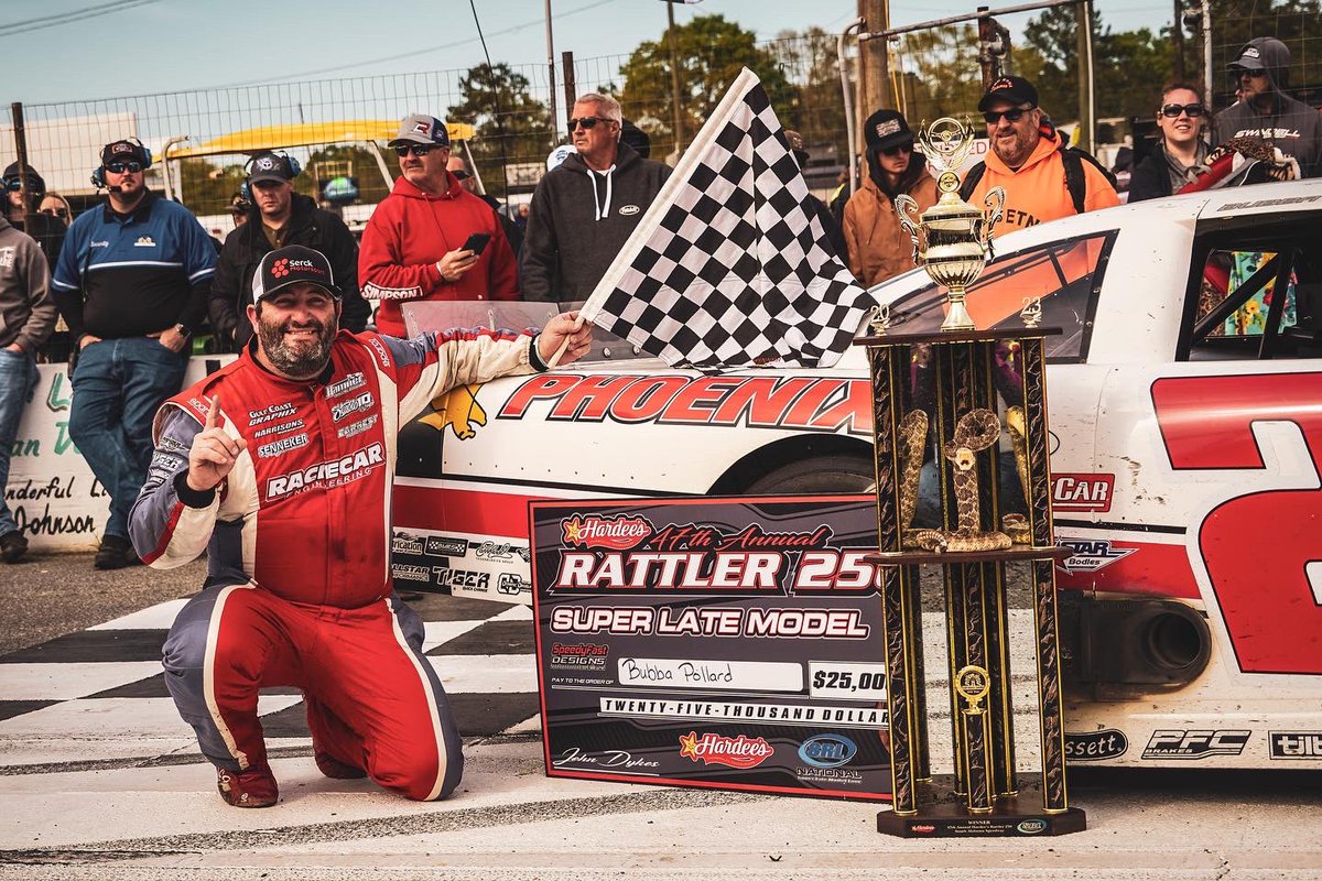 SpeedwayPix's tweet photo. Give 𝙱𝚞𝚋𝚋𝚊 𝙿𝚘𝚕𝚕𝚊𝚛𝚍 a race car going excessive speeds, no problem…but to have a ʀᴀᴛᴛʟᴇsɴᴀᴋᴇ on him, not so much! 
ʀᴀᴛᴛʟᴇʀ250 ᴡɪɴɴᴇʀ🏁🐍
@bubbapollard26 @RacingAmerica @SouthAlabamaSAS https://t.co/wIHnNcyYyi
