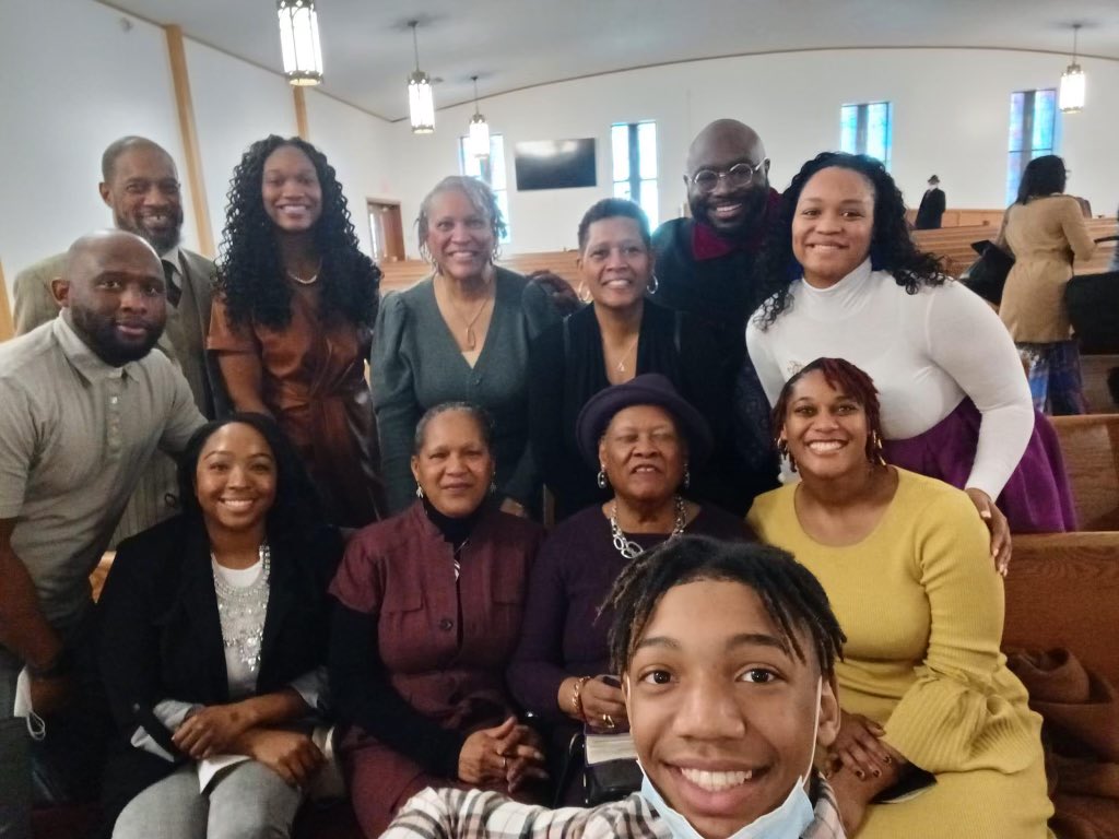 ladydunk87's tweet image. #ChurchFlow #MBT #Family ❤️