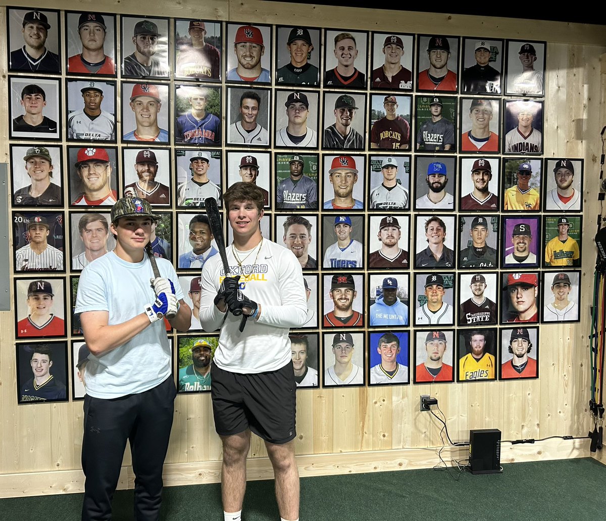 McCrory27's tweet image. Great work w/some Quality hacks by Oxford High’s @CarsonSchmelzer and @Reidkent9 today! #PRods…