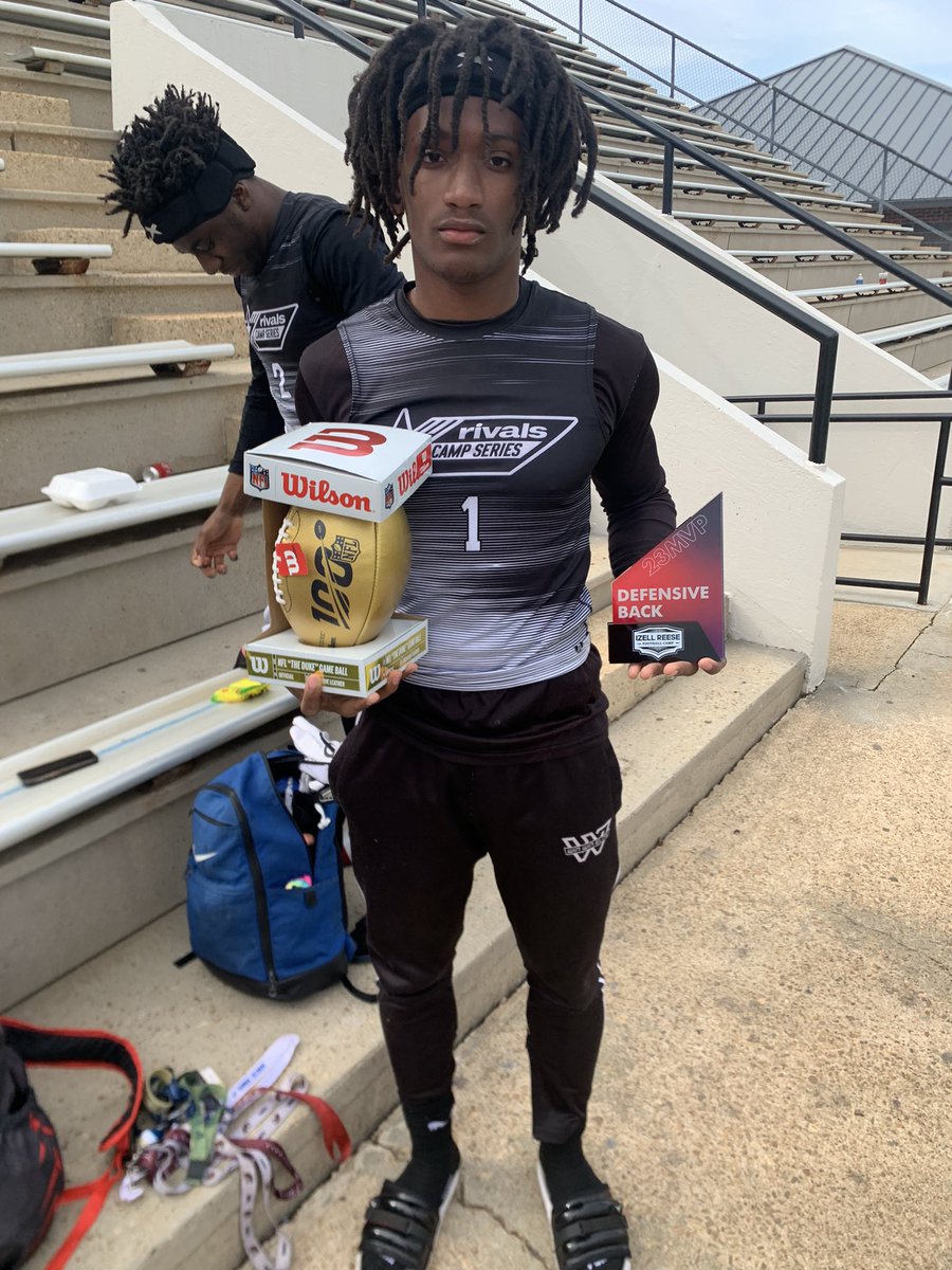 DB MVP! I will like to thank my coach, trainer, and mentor for every opportunity he gave me @smithDB32!! @ChadSimmons_ @Rivals @DIRSEE2010 @WINWINELITE1 @Dbsmith32 @DemetricDWarren @Jeff_XOS @AABonNBC @RWrightRivals @Mansell247 @CNee247 @MichaelLangston @RCXsports @On3Recruits