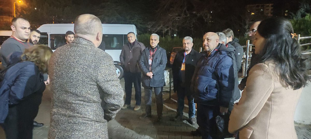 BilginCankar's tweet photo. Deprem bölgesine gönüllü olarak görev yapacak Öğretmenler grubu olarak Malatya'ya doğru yola çıkıyoruz.Niyet hayır akıbet hayırlı olur inşallah. https://t.co/0lrsqTwTtM
