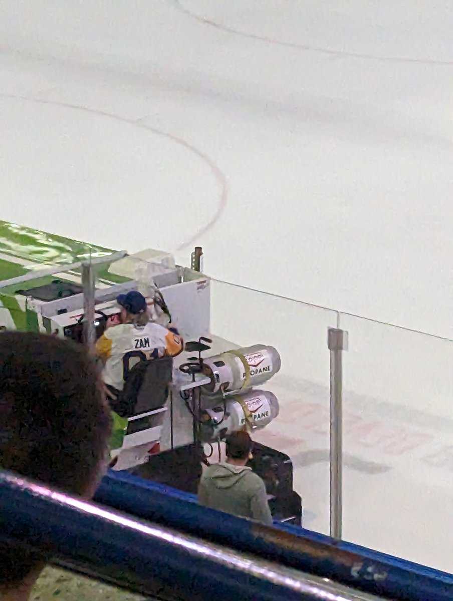 crystalhowat's tweet photo. @BladesHockey why isn't one of the Zamboni drivers "Boni"? They can't both be Zam... https://t.co/vOBU7eVpmF