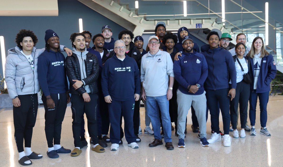ChesapeakeColl's tweet photo. And they're off! Wishing our Men's Basketball team the best of luck at Nationals this week. Division II Region XX and Mid-Atlantic District Champions!!! Next stop, Danville, IL. 
#RollJacks #SkipjackNation https://t.co/jhtVrz9ej6