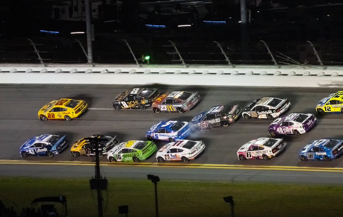 NASCAR_Memes_ tweet picture
