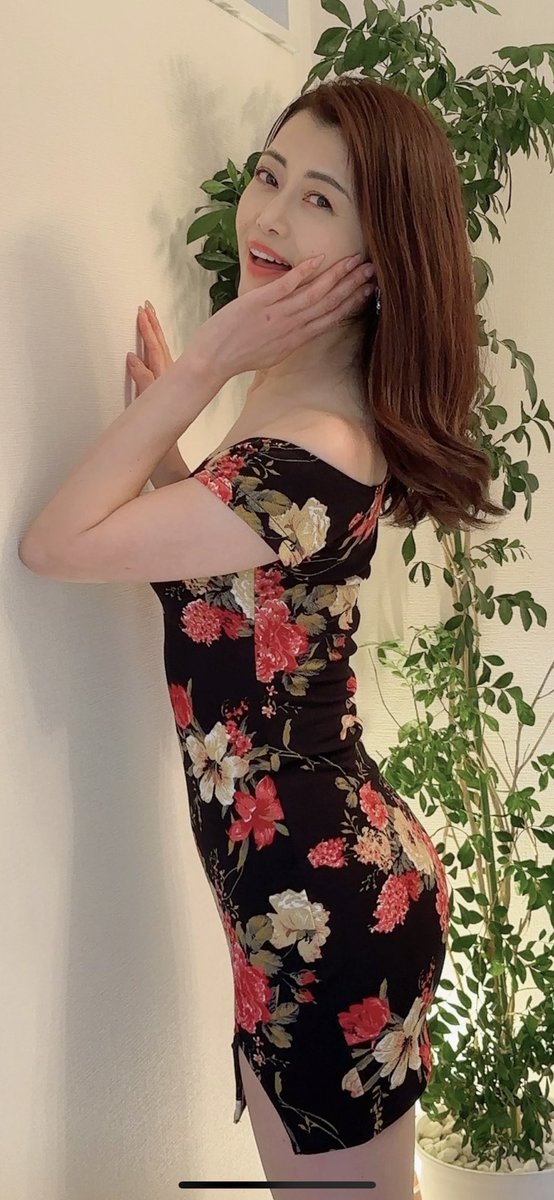 昨日は1対1プラン、mini BARプランにご参加下さった皆様、ありがとうございました♡
テーマは『花より麻妃』にしまして、まだ桜満開じゃ無いから、お花見気分で、
1対1では、桜柄スリップと花柄ブラパンを🌸
ミニバーでは花柄ミニドレスを着ましたよ^_^
来月は15日に開催予定♪ https://t.co/BQFHunMuGc