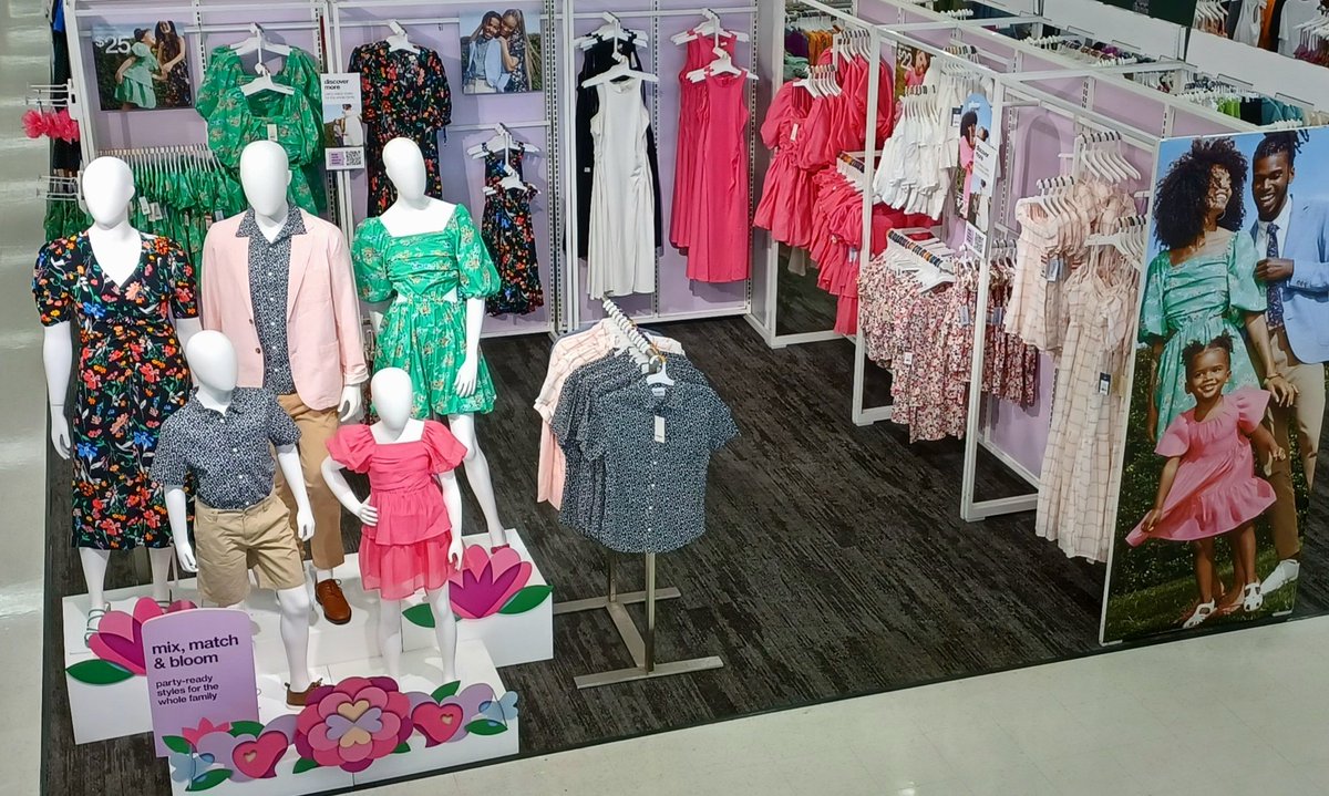 mix, match &amp; bloom 🌸🌼🌸
Big thanks to Style TM Roxi for hopping into this Spring gateway with me! I love how it turned out! 
#t1967 #target #spring #Easter #family #vm #teamwork