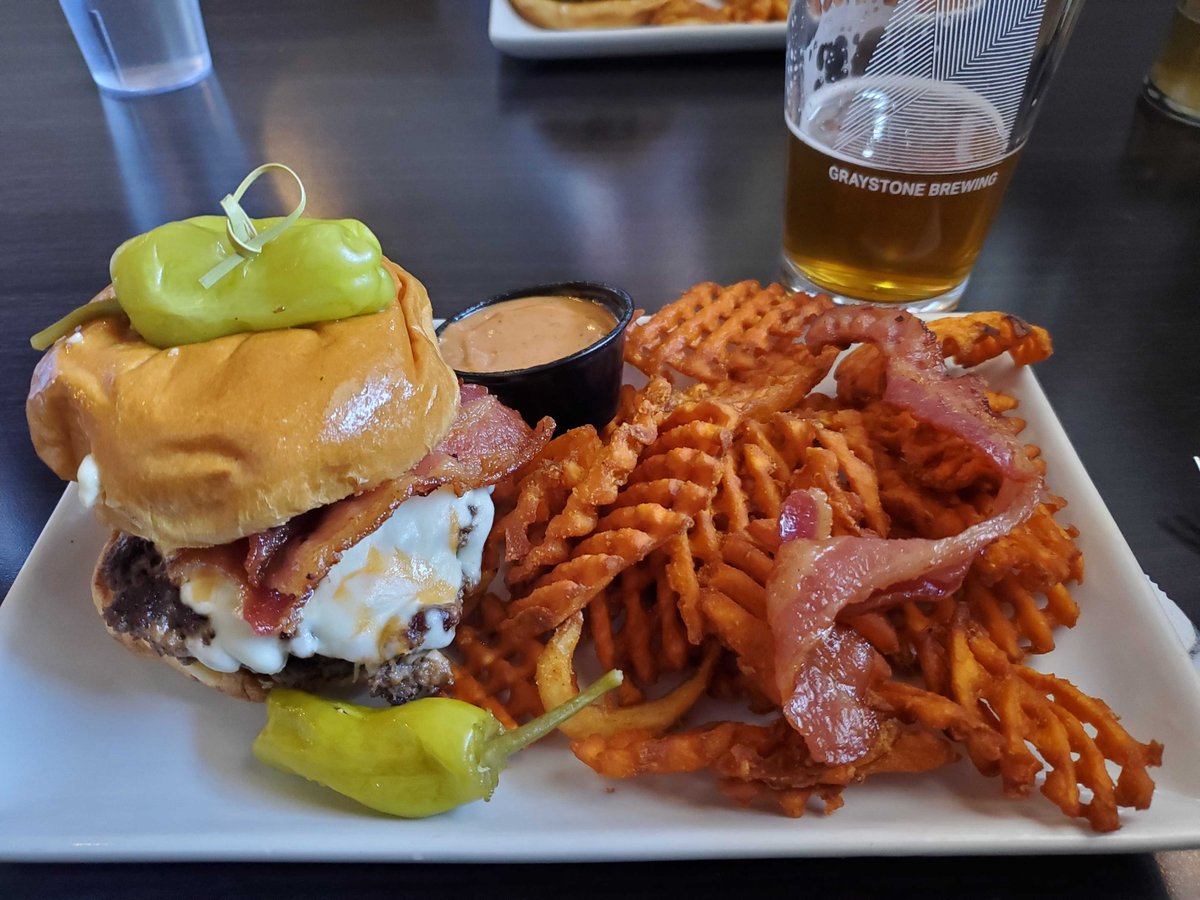 #yfcburgerbattle23 burg #15: Baby Got Mac from Monks &amp; Jonesie. I think this one made it into the top 3. Delicious meat, whiskey maple bacon, roasted garlic aioli, panko breaded tomato, and the key feature: creamy mac and cheese, which worked oh so well.