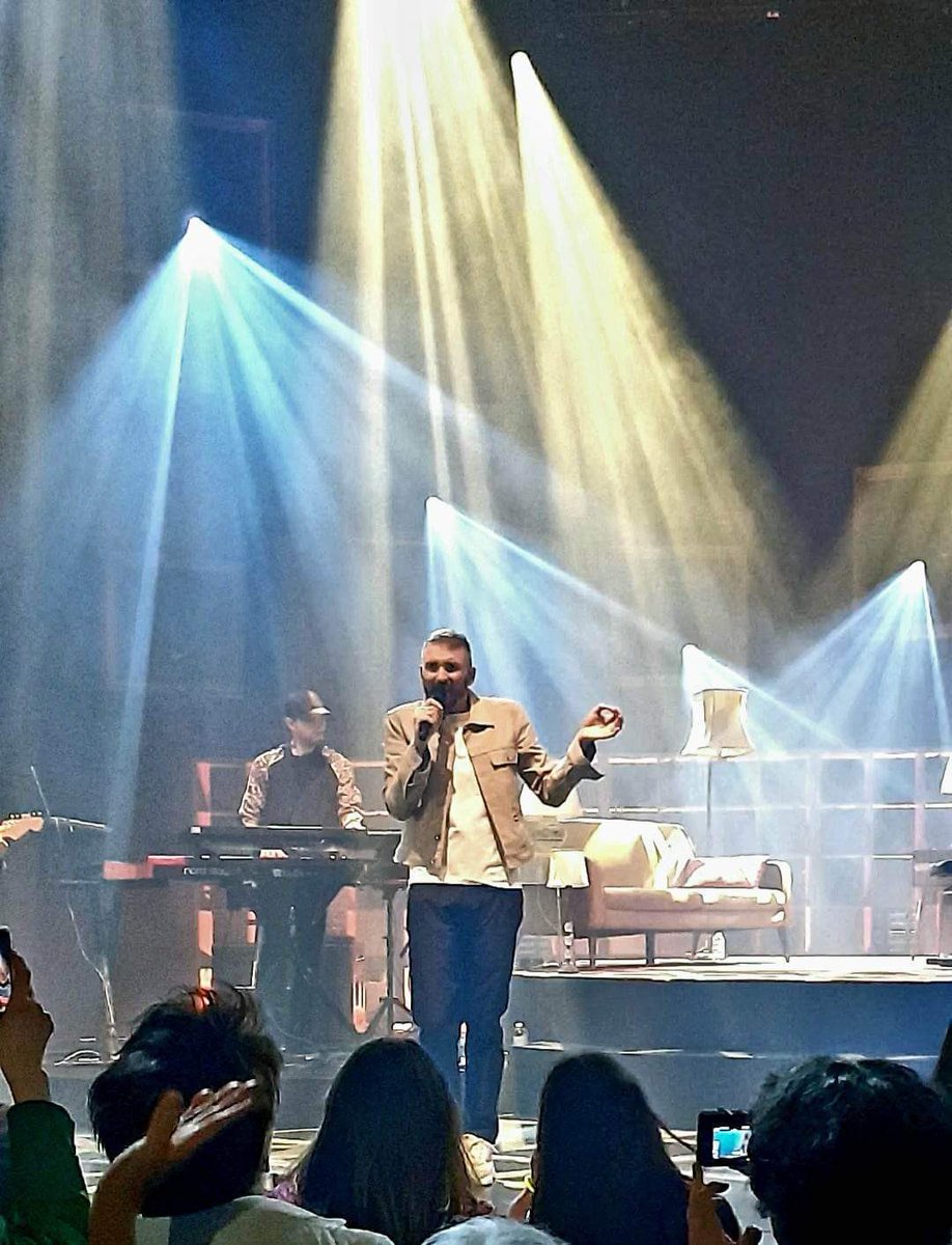 Planete_Willem's tweet photo. Allez je balance ! 😉 Et merci aussi à VirginieHconté pour les photos 👍🥰 #Pleyel #Panorama #PS #OnTaime @cwillem et p tit clin d œil 😉 @TheForumOfCW 😉 et @vborgeaudbigot https://t.co/wBFQ4zSUhN