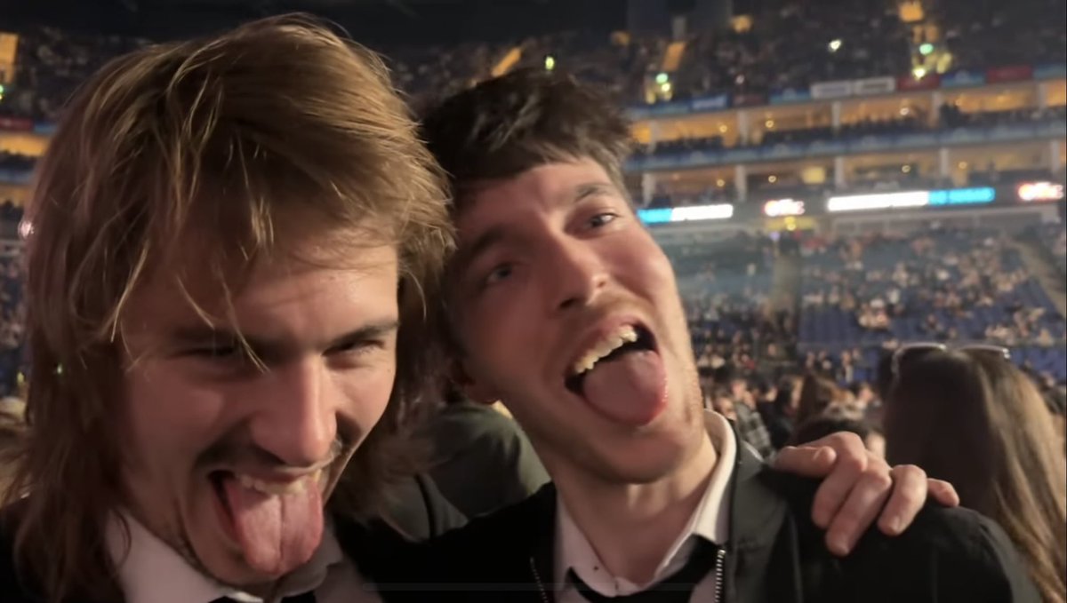 Hey baby 😏🔥 want to see my tape 👀💦💦 click my link below to get to know me better 😅😅👇👇