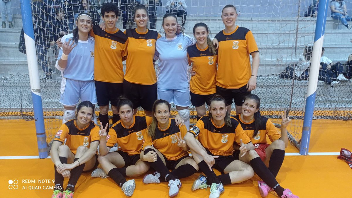 ADAESIMANCAS's tweet photo. ⚫️🟠JORNADA 20▶️ Remontada de nuestras chicas en Alcorcón, que finalizan el encuentro con un 1-3 ¡SEGUIMOS! #AdaeSimancas #FútbolSalaFemenino https://t.co/QnsCIZyXJi