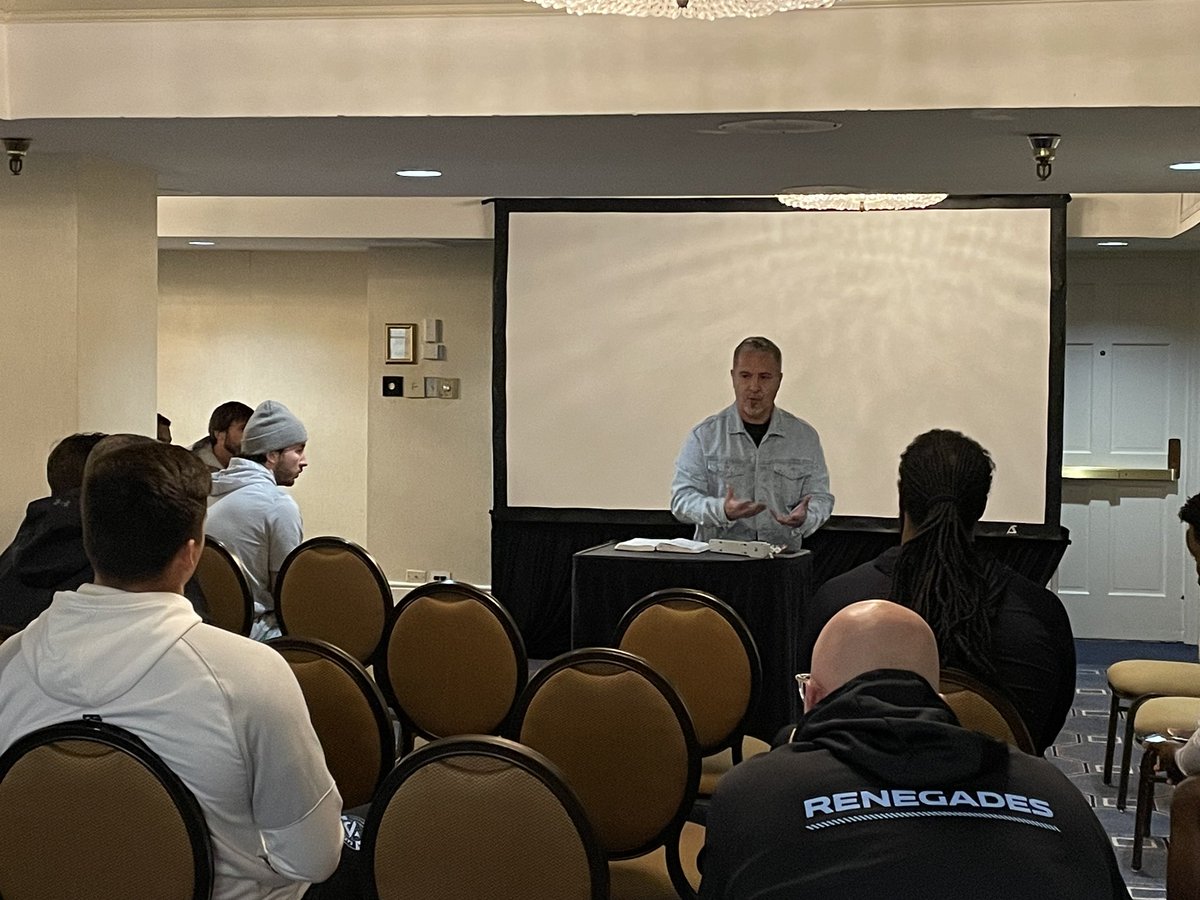 SammyLopez's tweet photo. A big thank you to @coachbobstoops for allowing me the honor to spiritually invest in the lives of some great players at chapel today. Praying for a great game for the @xflrenegades! #BlessedIsTheMan https://t.co/7Jn457CMmG