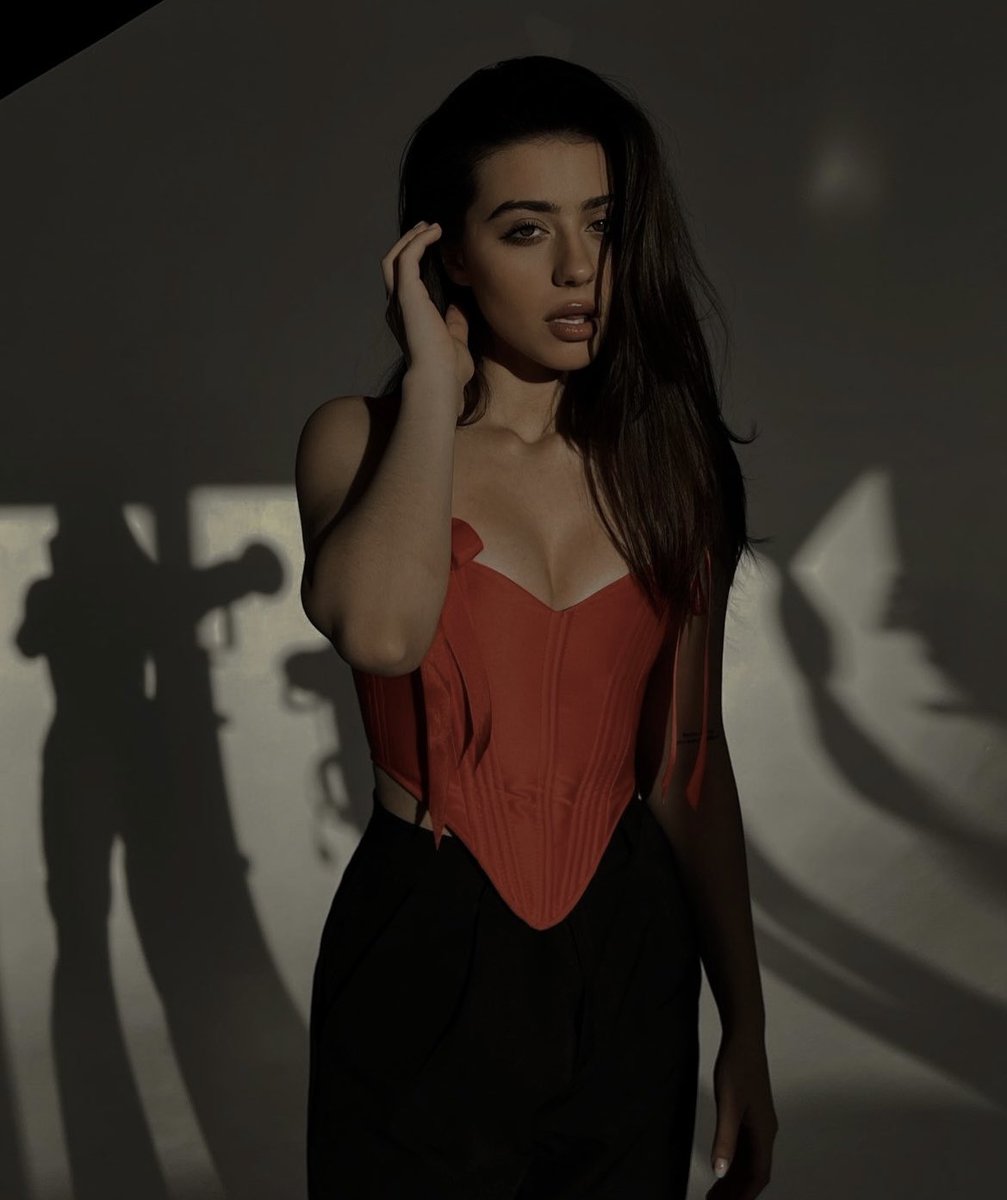 ᅠ
ᅠ

⠀⠀⠀ ⠀⠀ so i fly ‘em all around the world, 
⠀⠀⠀ ⠀⠀ and i let them think they saved me.
ᅠ
ᅠ