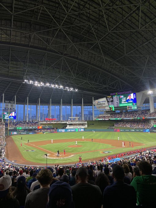 feels absolutely wild to be watching the cuban national team play in miami for the first time https://t