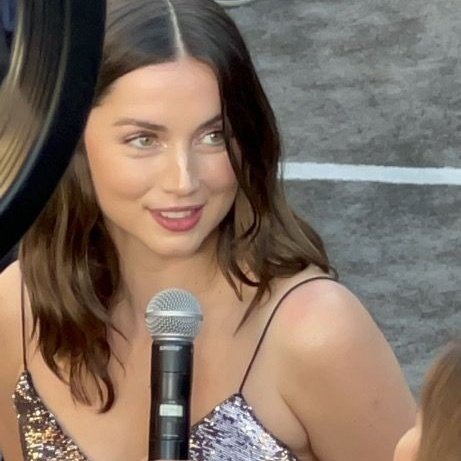 ANAADEVRMAS's tweet image. ⠀⠀⠀⠀
⠀⠀⠀⠀ ⠀
⠀⠀⠀      𝗽𝗼𝘃: you've made very
⠀⠀⠀      questionable choices and
⠀⠀⠀      now ana's your girlfriend. 
⠀⠀⠀           
⠀⠀⠀⠀